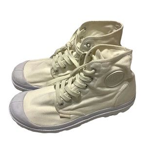 New Palladium unisex sneakers mens size 11